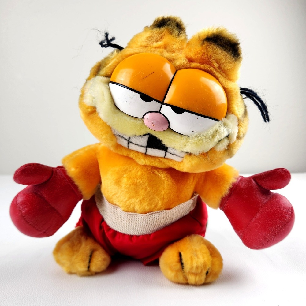 Vintage 1981 Dakin Boxer Garfield Plush Red Boxing Gloves Missing Tooth